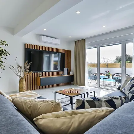 Jomani With Heated Pool And Whirpool Villa *