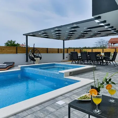 Jomani With Heated Pool And Whirpool