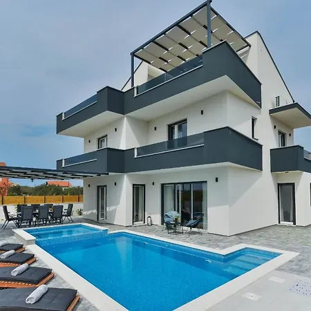 Villa Jomani With Heated Pool And Whirpool Bibinje