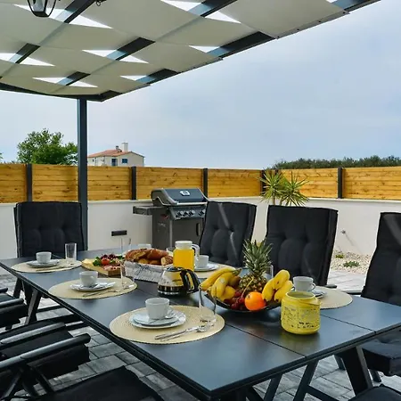 Jomani With Heated Pool And Whirpool Villa