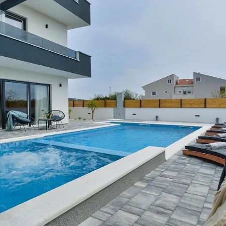 Jomani With Heated Pool And Whirpool *