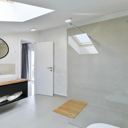 Jomani With Heated Pool And Whirpool * Bibinje
