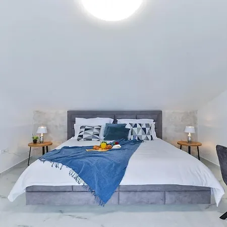 Jomani With Heated Pool And Whirpool * Bibinje
