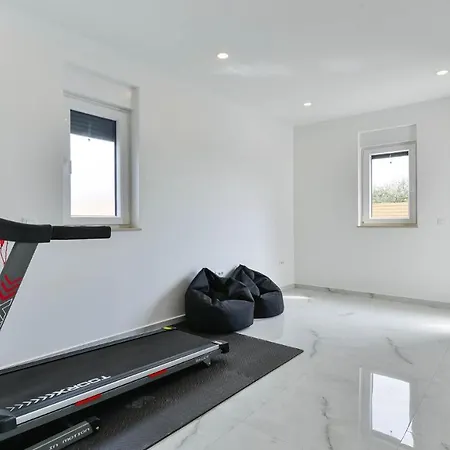 Jomani With Heated Pool And Whirpool