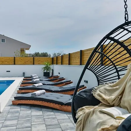 Villa Jomani With Heated Pool And Whirpool *
